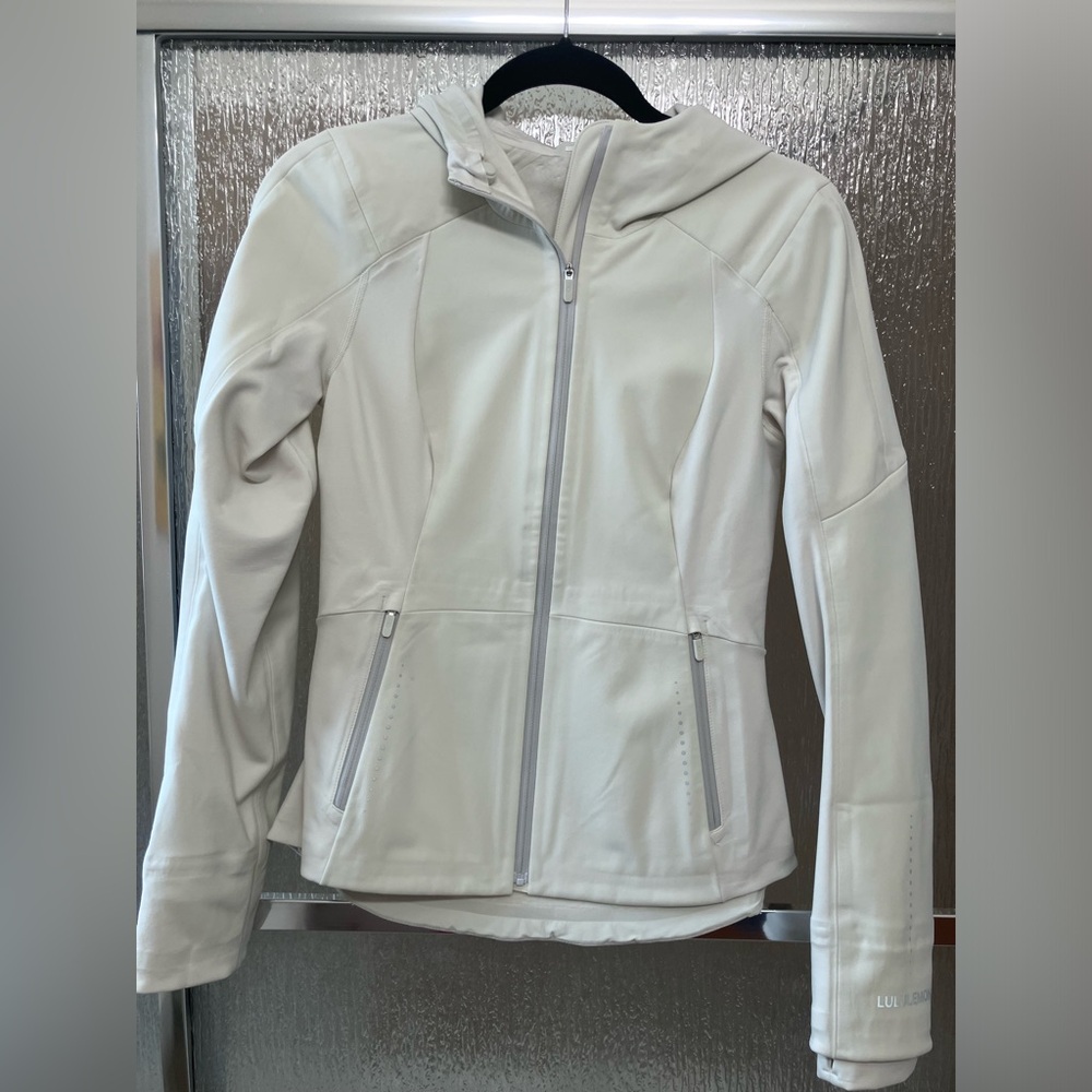 Lululemon Women's Cross Chill Performance Jacket - Bone, size 4/XS